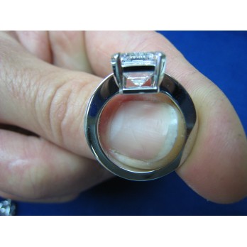 Solitaires en or blanc - deux diamants taille émeraude Solitaires
