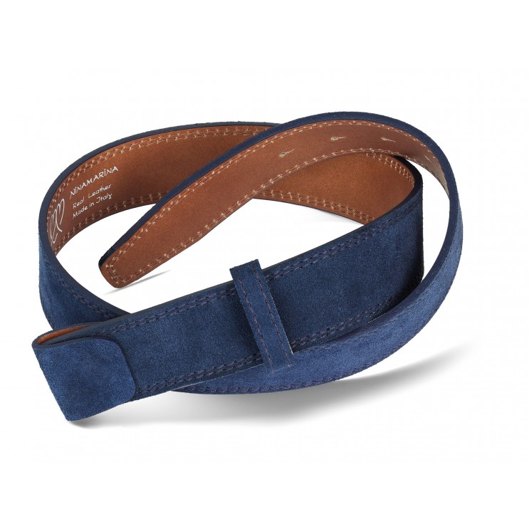 Ceinture réalisée dans une belle peau de daim bleu foncé