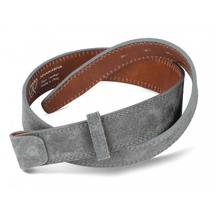 Ceinture réalisée dans une belle peau de daim bleu foncé